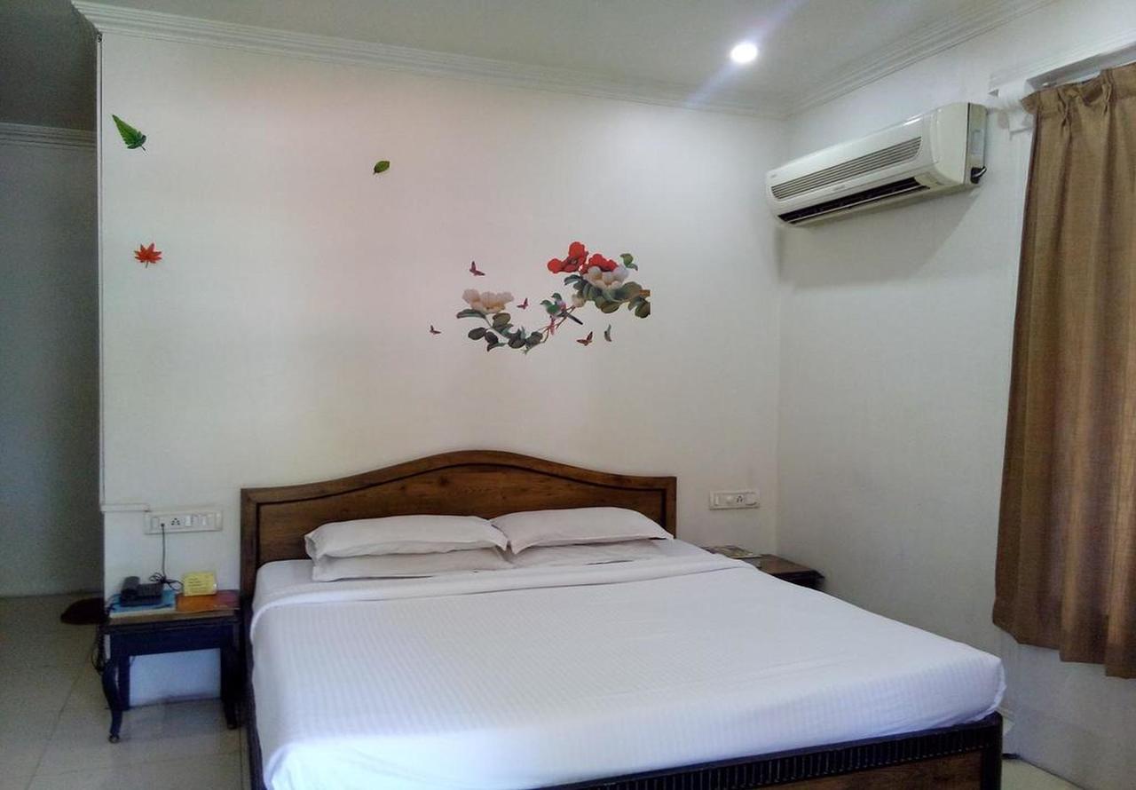 Hotel Ritz Pune Exterior foto
